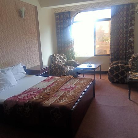 רוואלפינדי Hotel Al Badar מראה חיצוני תמונה
