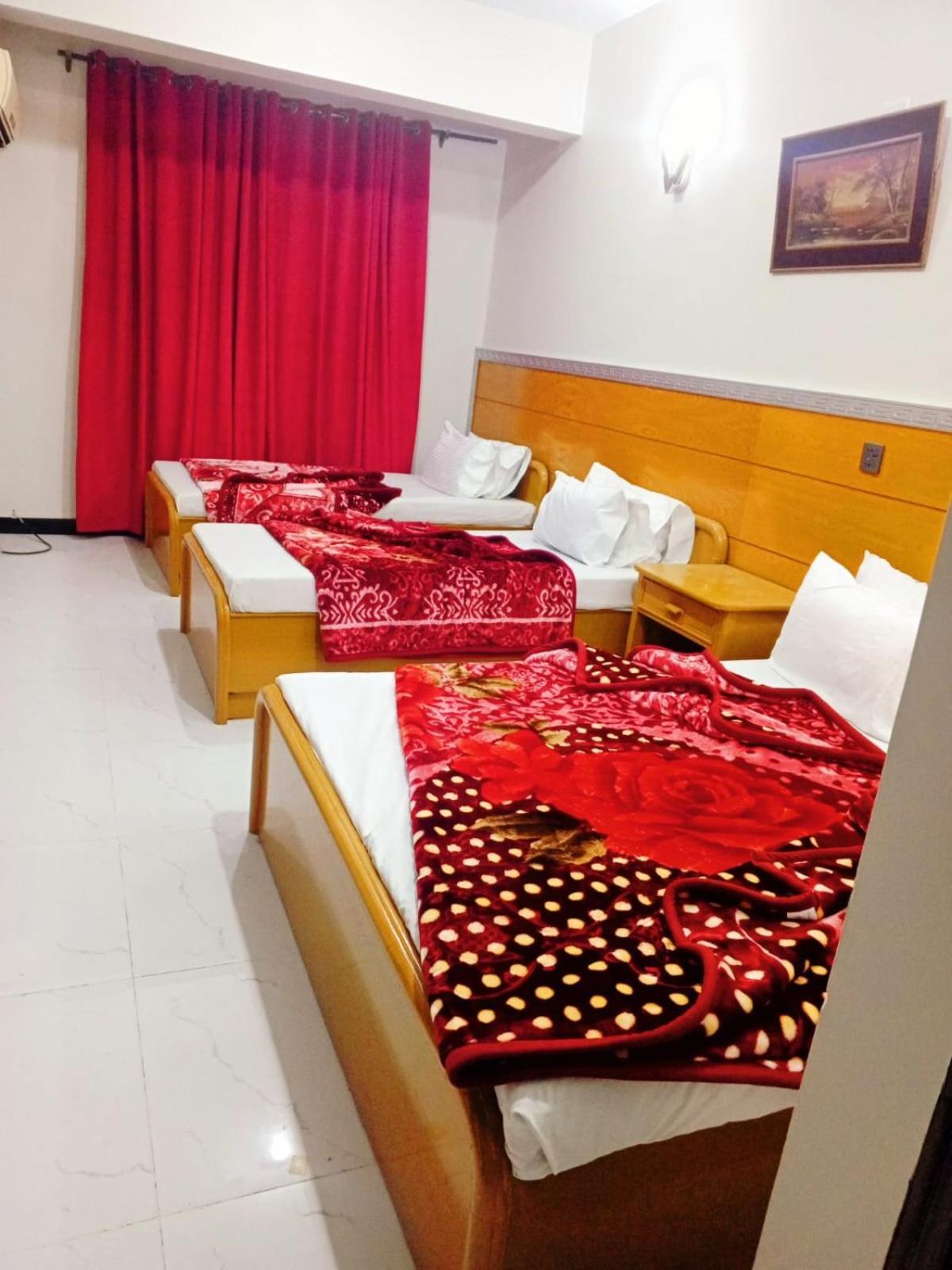 רוואלפינדי Hotel Al Badar מראה חיצוני תמונה