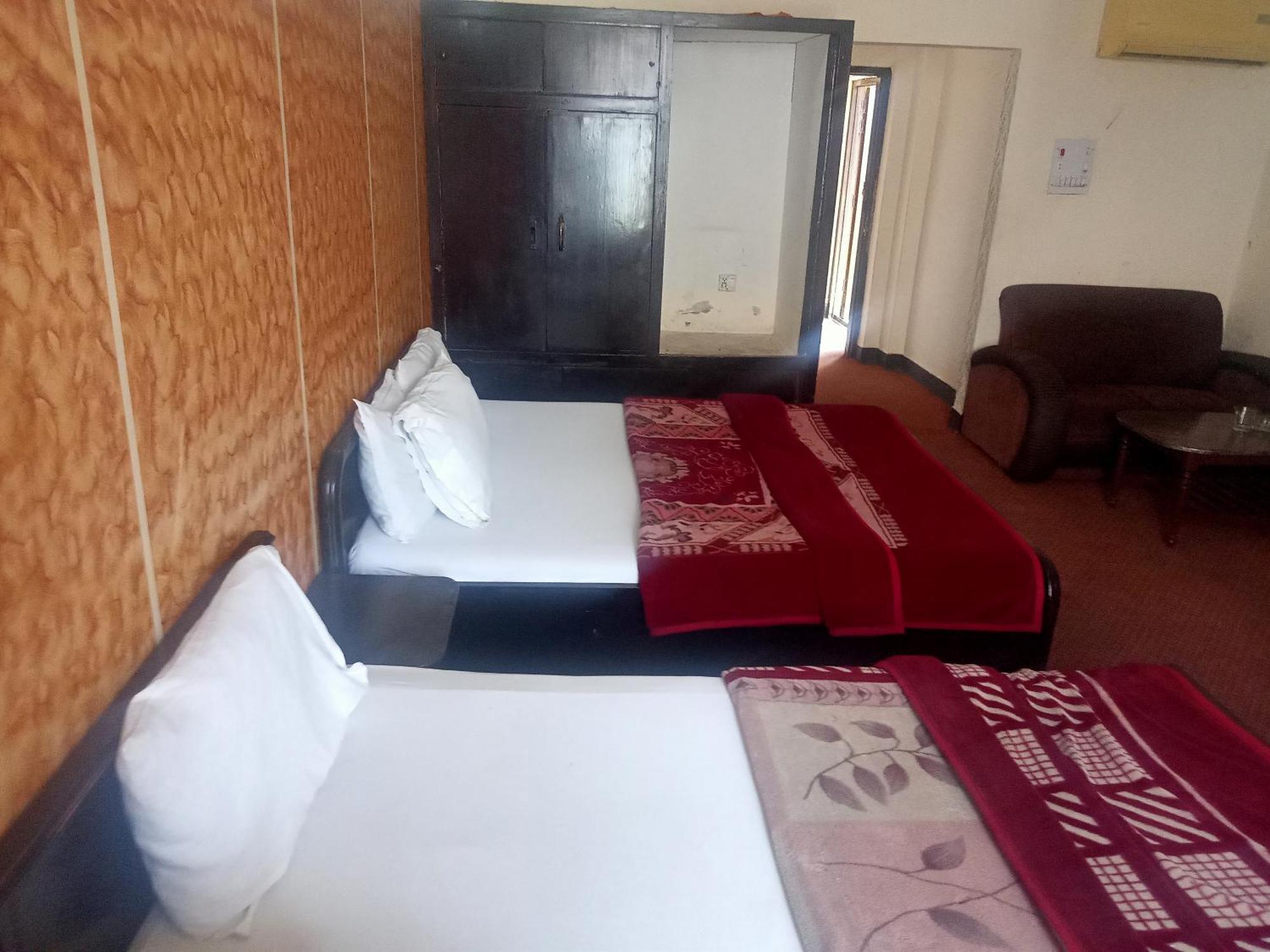 רוואלפינדי Hotel Al Badar מראה חיצוני תמונה