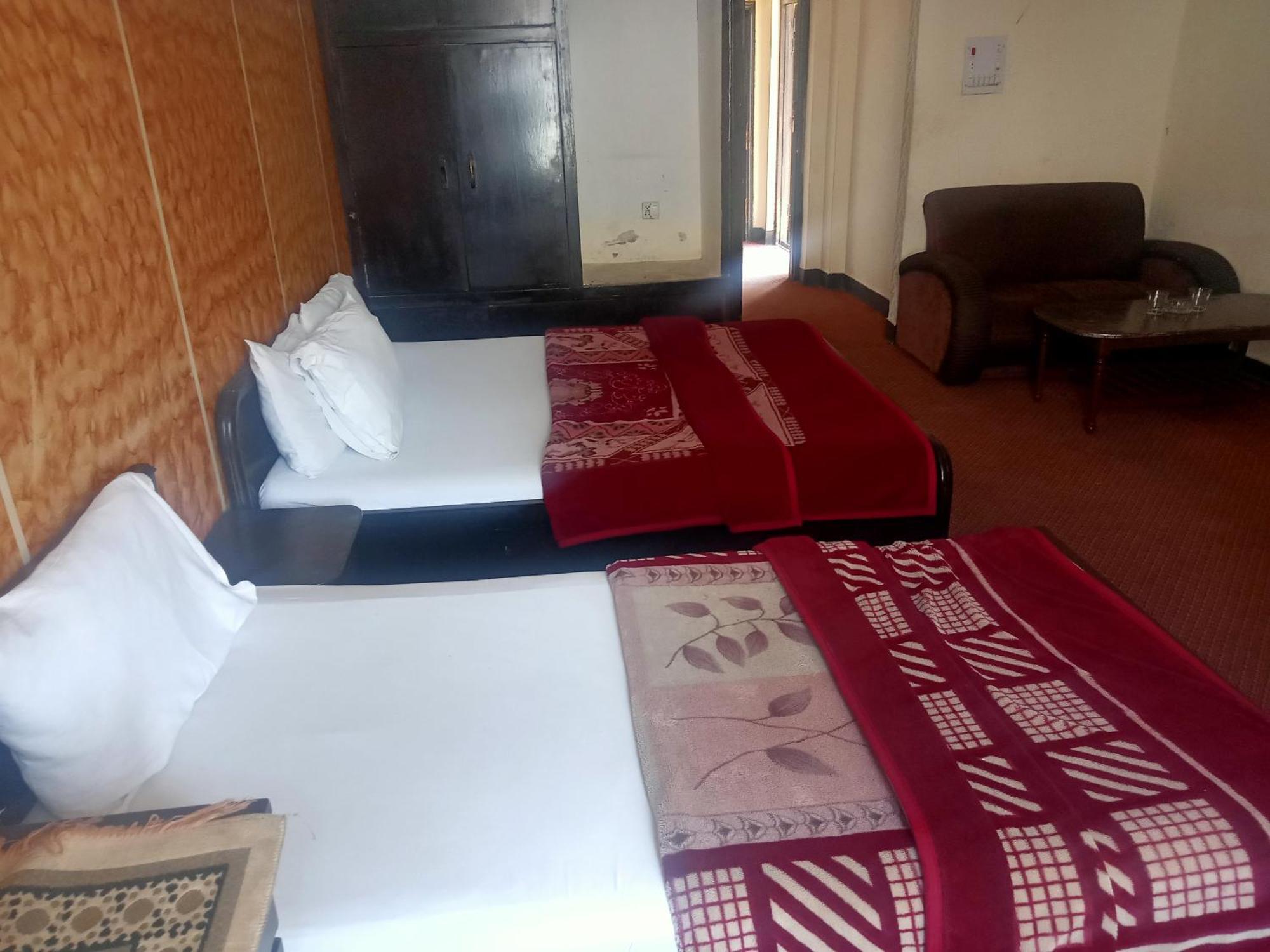 רוואלפינדי Hotel Al Badar מראה חיצוני תמונה